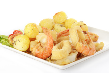 frittura di mare e patate al rosmarino