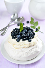 Meringue cake with blueberry