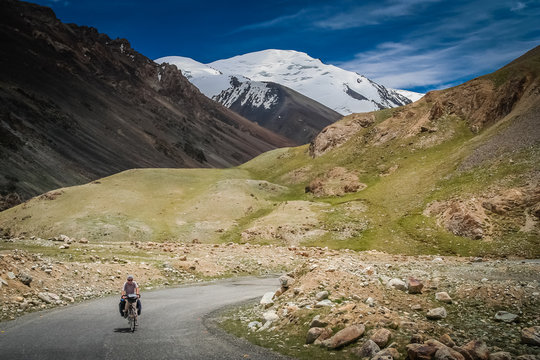 Cycling to Khunjerab Pass