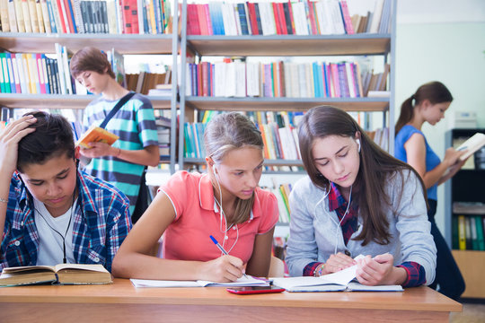 teens in library