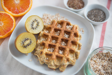 Belgische Waffeln mit frischen Früchten