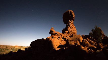 Balanced Rock in the Arches National Park, Utah, USA