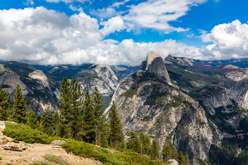 Fototapeta na wymiar Half Dome in Yosemite National Park, California