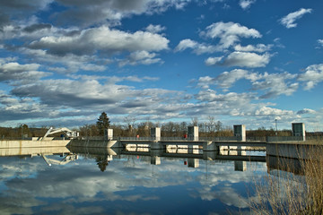 Wasserkraftwerk  - Stausee