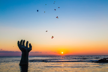 상생의 손과 희망