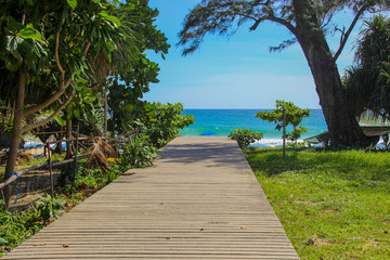 Deck to the beach