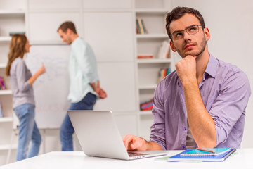 Obraz premium Young successful team working