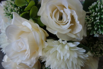 Obraz premium bouquet of natural looking white roses