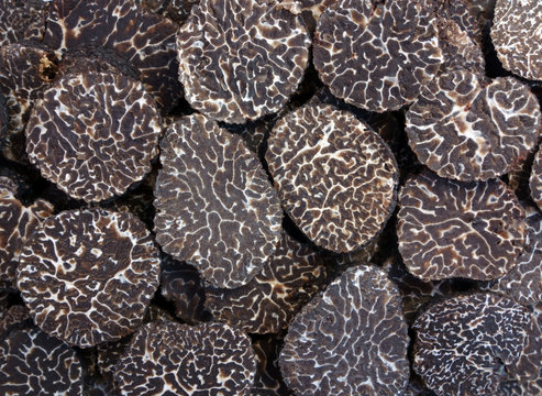 sliced black truffes