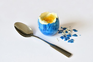 Osterei mit Löffel