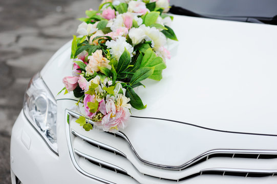 Wedding Decoration On Wedding Car