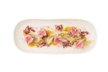 Burned tuna with herbs