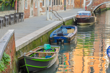 Fototapeta na wymiar Lovely bridge on the canal of Venice