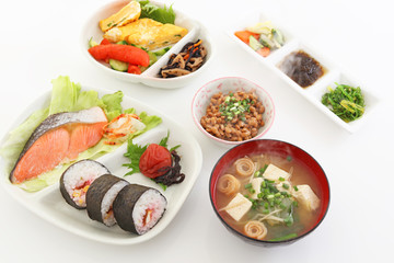 おいしそうな和風定食