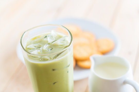 iced matcha latte