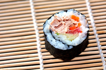 One Makizushi sushi fresh maki rol