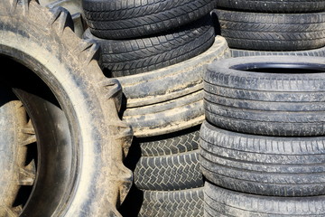 Obraz premium close up pile of old tires background