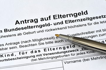 Obraz premium Antrag auf Elterngeld, Familie, Formular, Elternschaft, Sozialleistungen, Familienpolitik, Geburt, Gesetz, Recht, Elternzeit