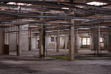 sala industriale abbandonata