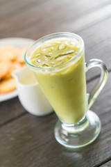 iced matcha latte