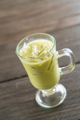 iced matcha latte