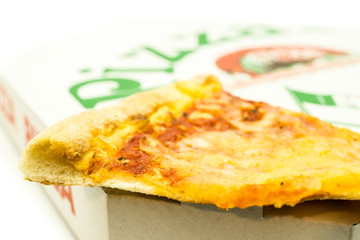 Fertigpizza vom Pizzadienst