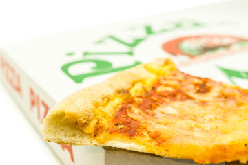 Fertigpizza vom Pizzadienst