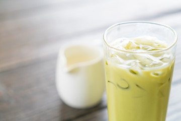 iced matcha latte