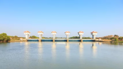 Cercles muraux Barrage River dam for irrigation and flood control in Thailand