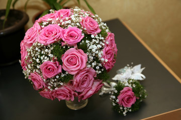 beautiful round Bridal bouquet of roses