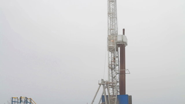 Drilling rig Winter