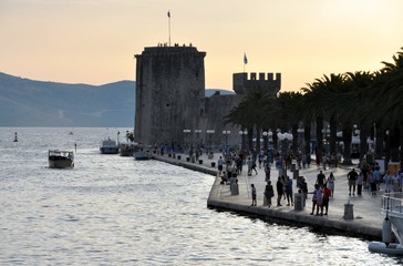 Крепостная набережная