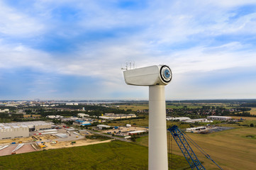 Luftbild der Errichtung einer Windenergieanlage Gondel ohne Flügel
