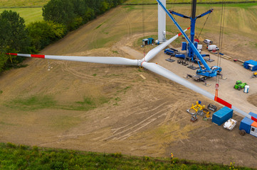 Luftbild der Errichtung einer Windenergieanlage Stern Montage