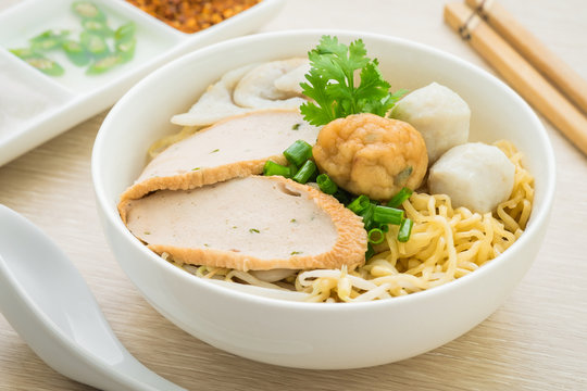 Noodles with fish balls in bowl