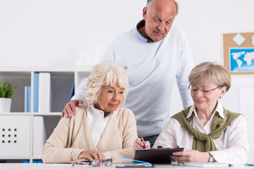 Fototapeta premium Explaining problem to fellow students