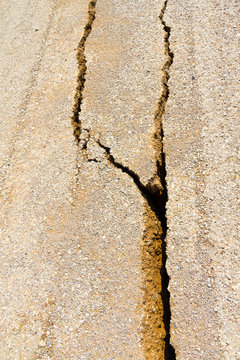 the collapse of the road caused by an earthquake.