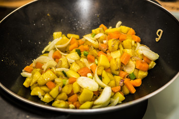 Wok de légumes frais