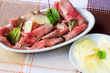 Roast beeef, cheese and leaf