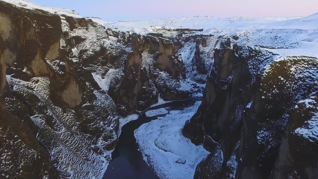 Fja&eth;r&aacute;rglj&uacute;fur Canyon Iceland