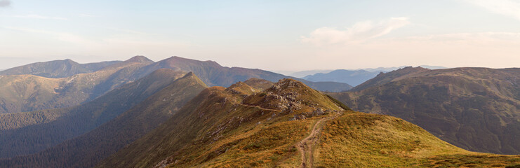 Travel along the ridge
