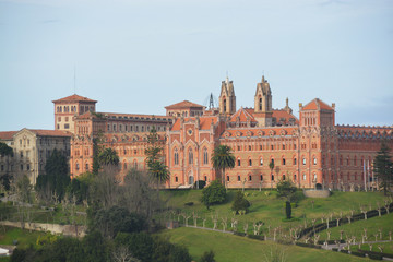 Fototapeta na wymiar Universidad Pontificia de Comillas, España