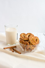 Pretzel with cinnamon and sugar