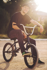 Fototapeta na wymiar Young BMX bicycle rider