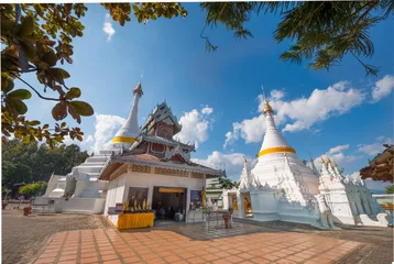 Zelfklevend Fotobehang Wat Phrathat Doi Kongmu, Mueang Mae Hong Son Province, Thailand © wuttichok