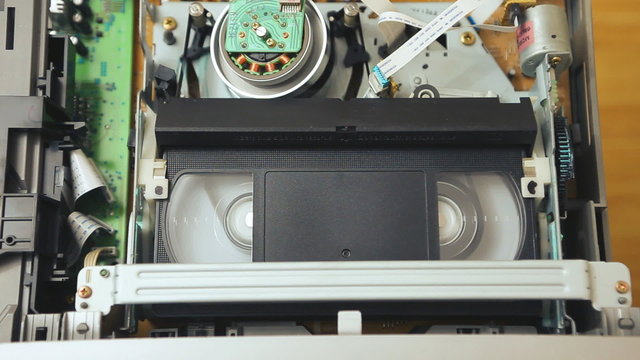 VHS VCR mechanism work, the sequence of angles