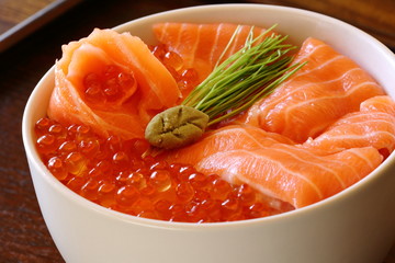 鮭イクラ丼