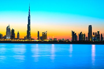 Fototapeta premium Dubai skyline at dusk