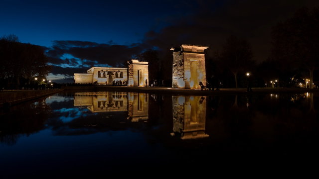 Temple Debot stands against night sky, time lapse