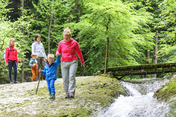 Natur erkunden beim Ausflug ins Grüne